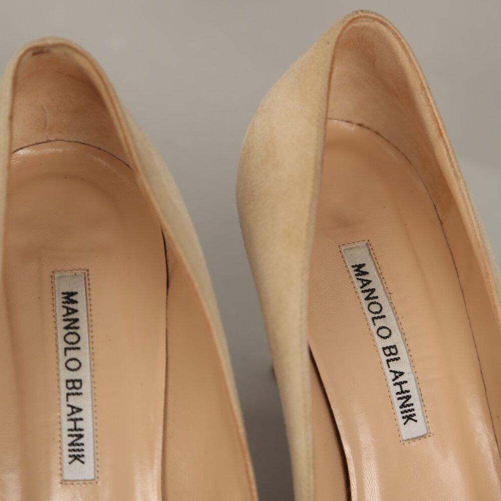 Rare MANOLO BLAHNIK Suede Heels - Picture 8 of 10